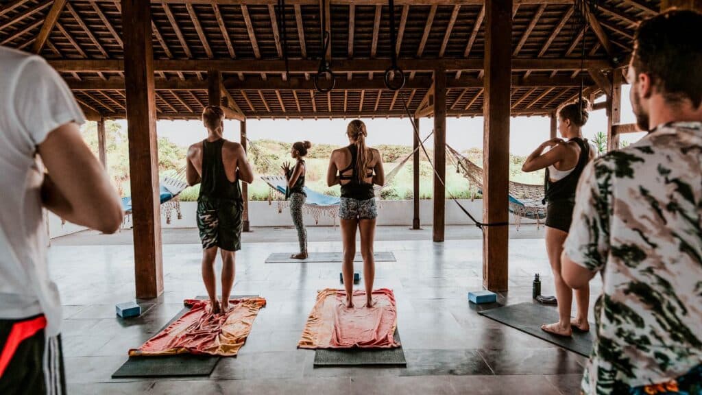 An image of a yoga class at Green Bowl Surfcamp