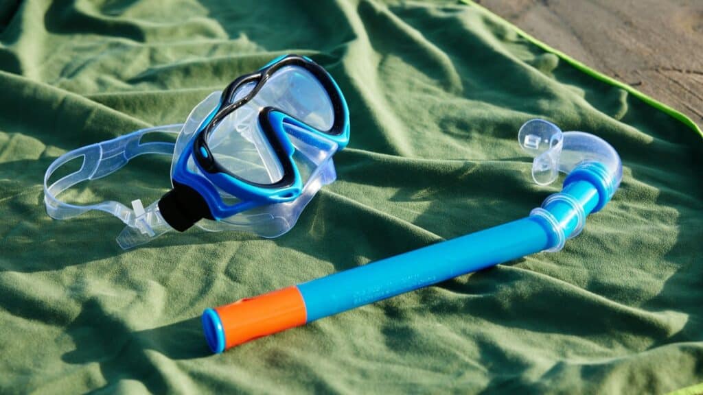 An image of goggles and a snorkel